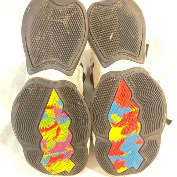 The Jordan Zion 2 (GS) Noah boys youth black white multi sneakers shoes - Picture 11 of 12